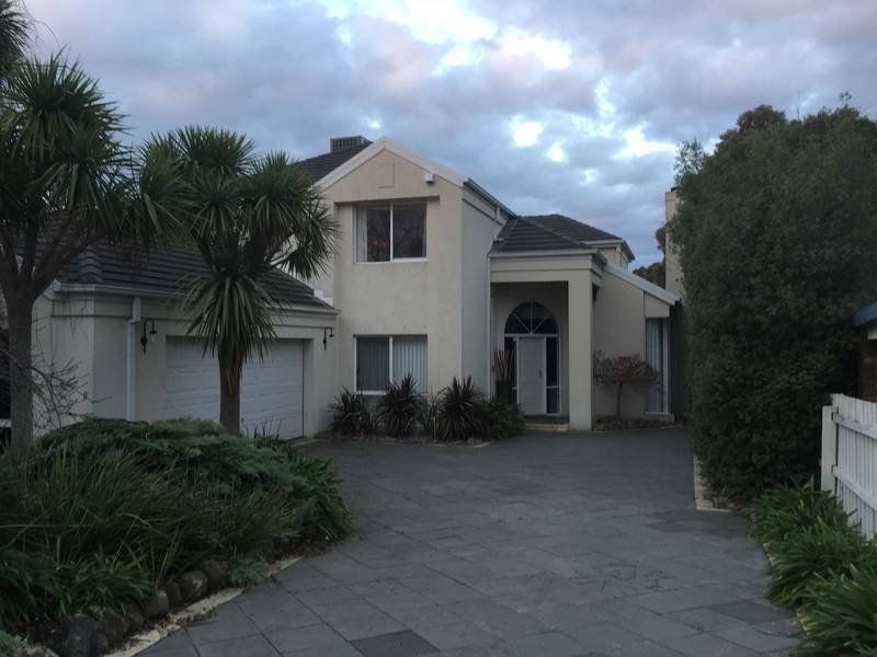5 bedrooms House in 12 Lossi Court KEILOR LODGE VIC, 3038
