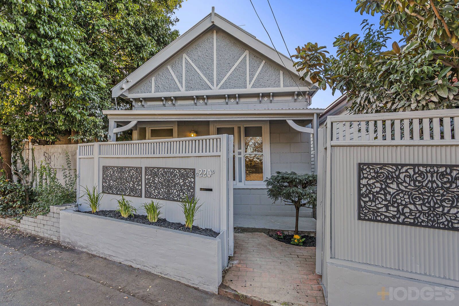 2 bedrooms House in 220 Ballarat Road FOOTSCRAY VIC, 3011