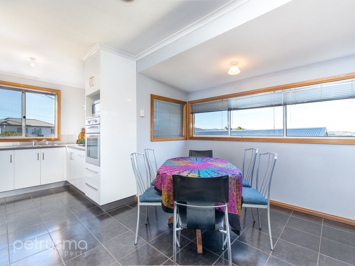 7 Tooma Avenue, Berriedale TAS 7011, Image 2