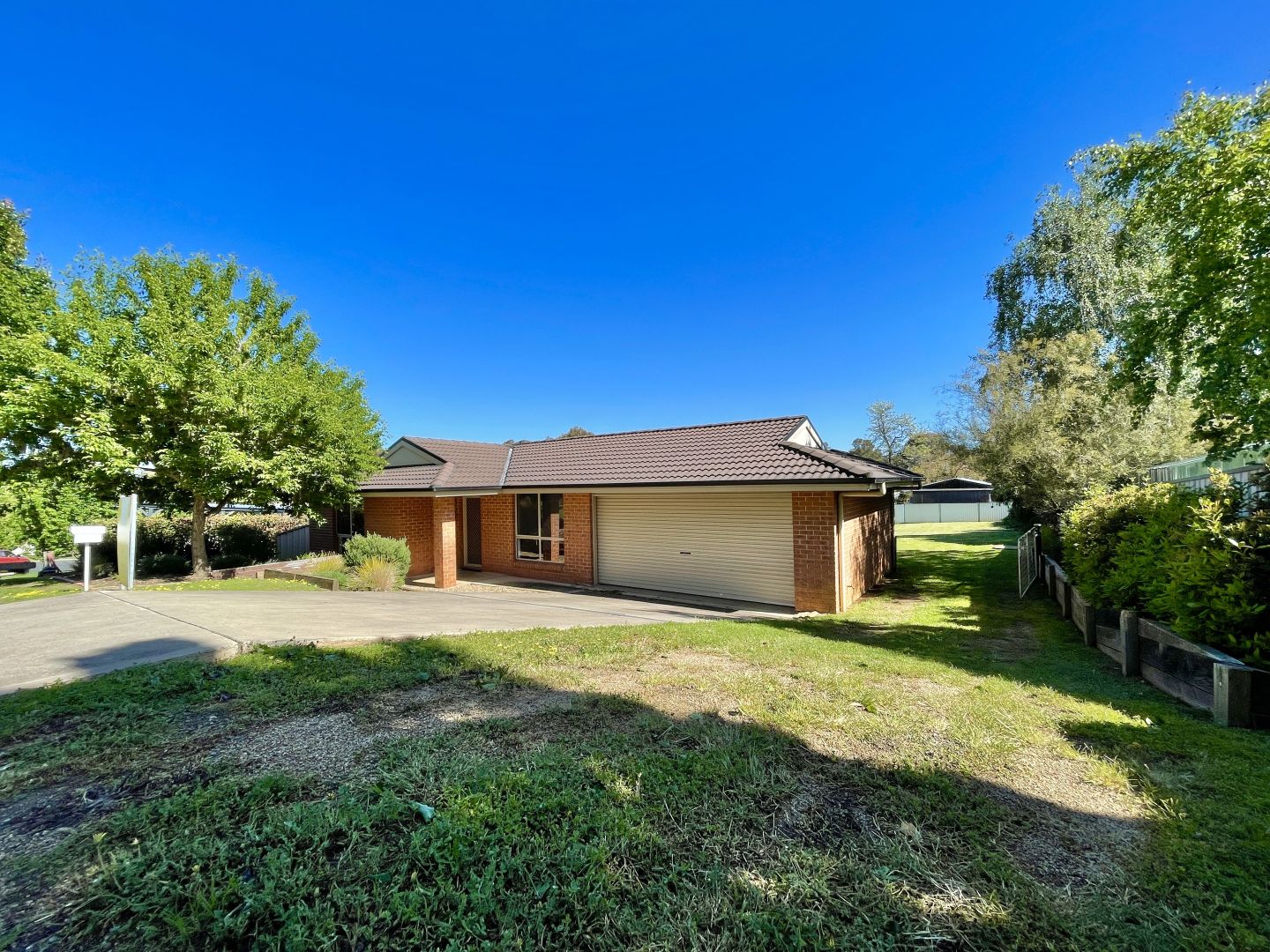24 Henry Place, Young NSW 2594