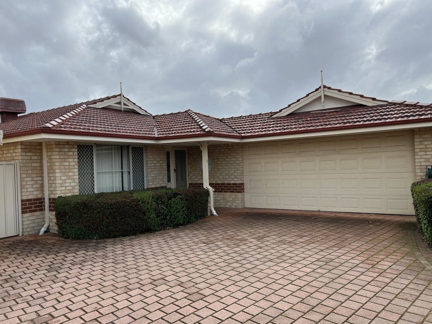 3 bedrooms House in Unit 3 2 Planetree Pass CANNING VALE WA, 6155