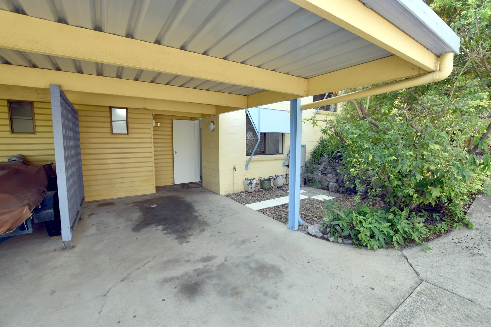 2/8 Oaka Lane, Gladstone Central QLD 4680