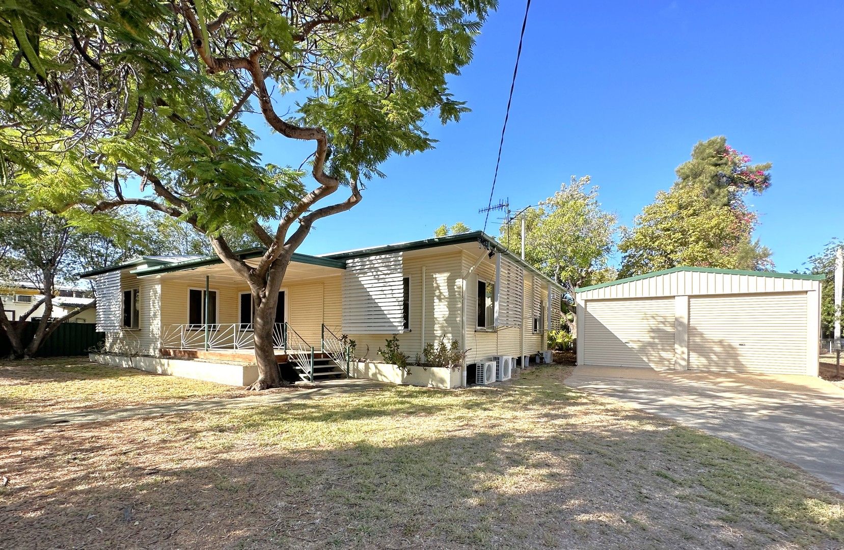 3 bedrooms House in 155 Oak Street BARCALDINE QLD, 4725