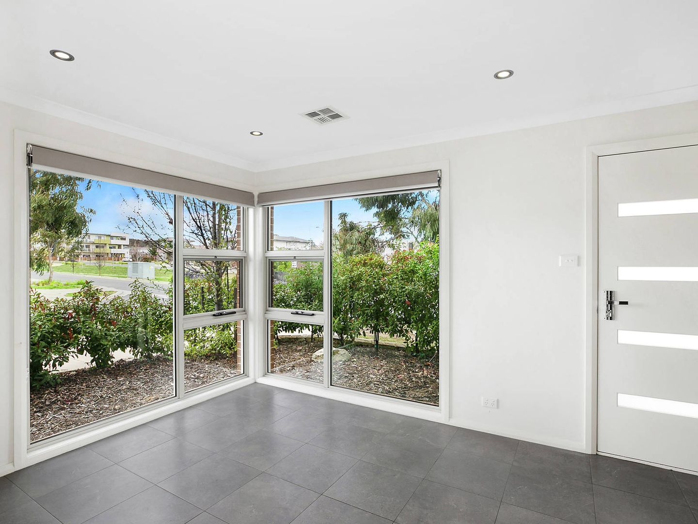 49 Stowport Avenue, Crace ACT 2911, Image 2
