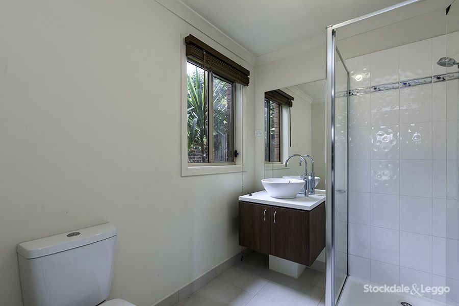 1/6 Conn Court, Darley VIC 3340, Image 2