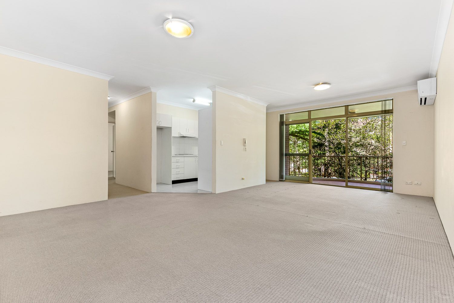 2 bedrooms Apartment / Unit / Flat in 7/2 Bellbrook Avenue HORNSBY NSW, 2077