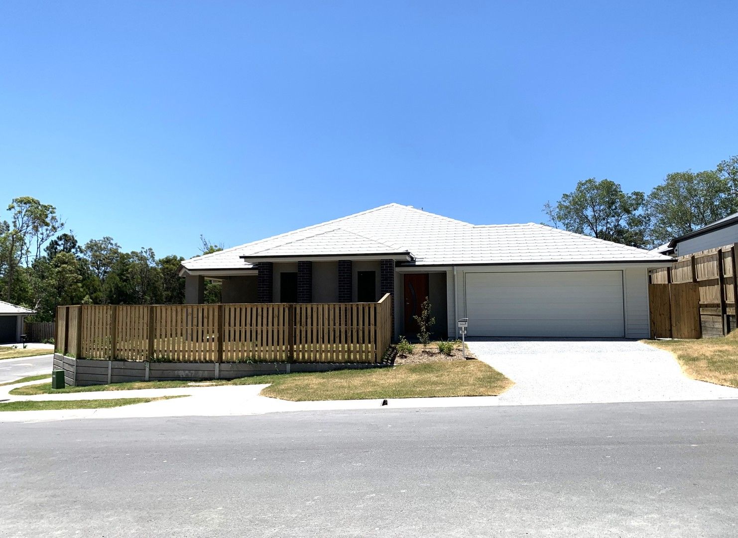 3 bedrooms House in 1/20 Alexis Place PARK RIDGE QLD, 4125