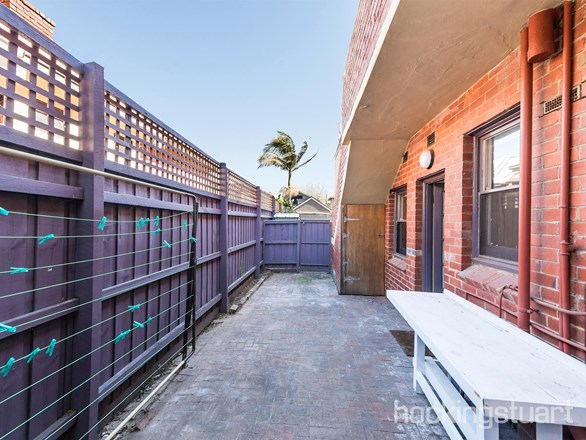 3/12 Pine Avenue, Elwood VIC 3184