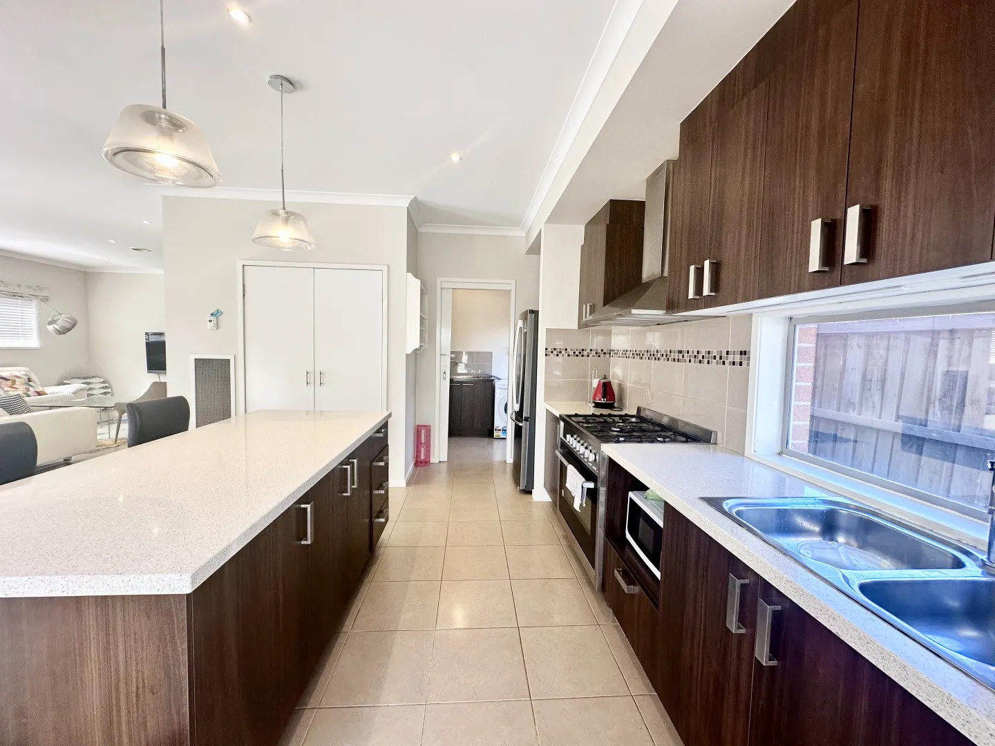 Modern spacious 4-beds Living in Kingsford Estate Point Cook - Widok 5