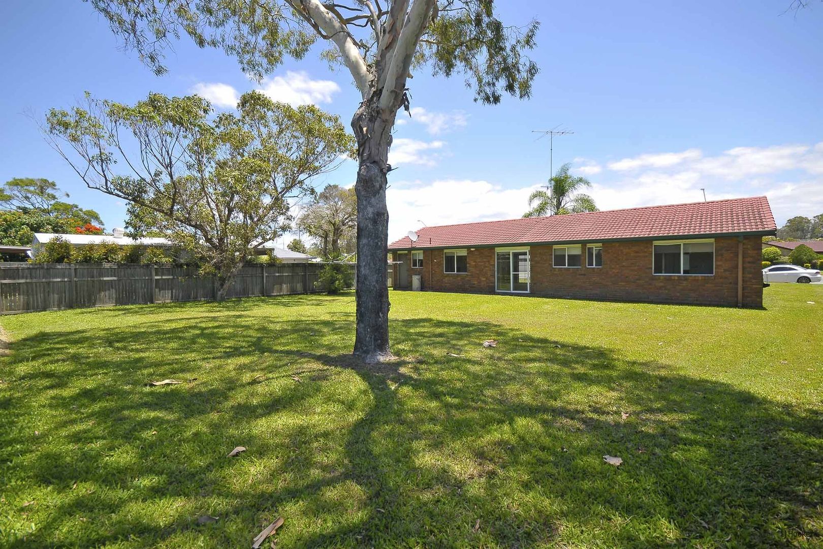 221 Nineteenth Avenue, Elanora QLD 4221, Image 2