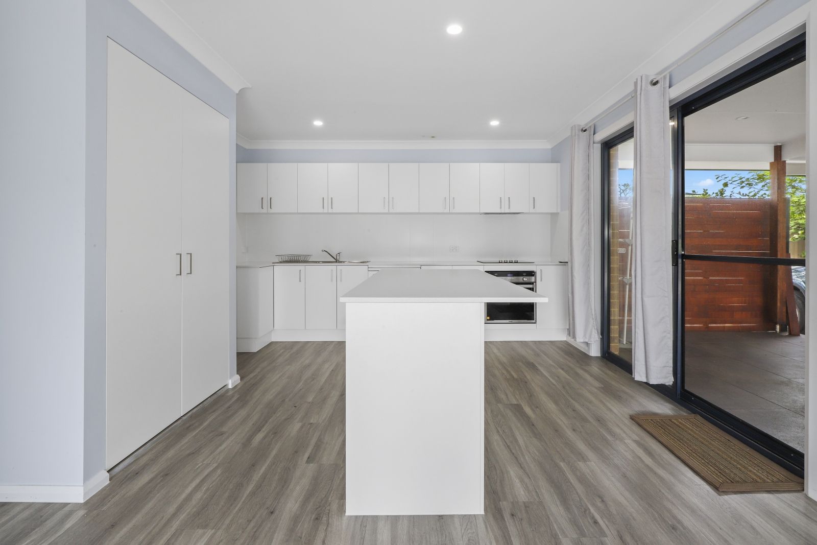 2 bedrooms House in 638b Pacific Hwy LAKE MUNMORAH NSW, 2259