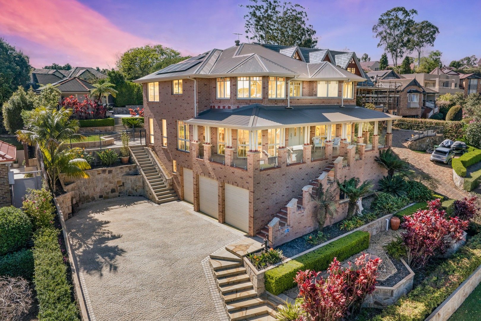 5 bedrooms House in 4 Cromerty Place GLENHAVEN NSW, 2156