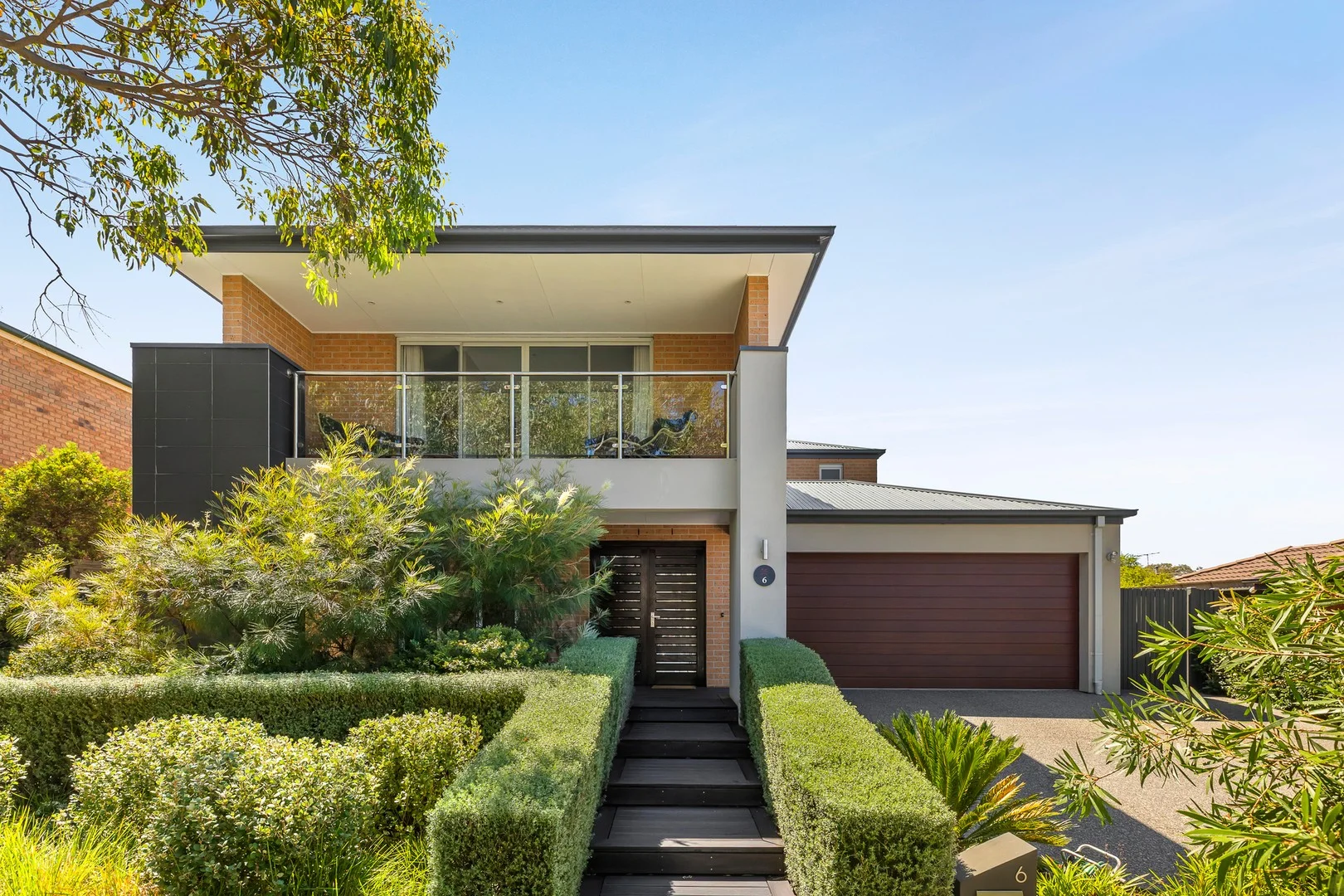 6 Weeroona Street, Hampton VIC 3188