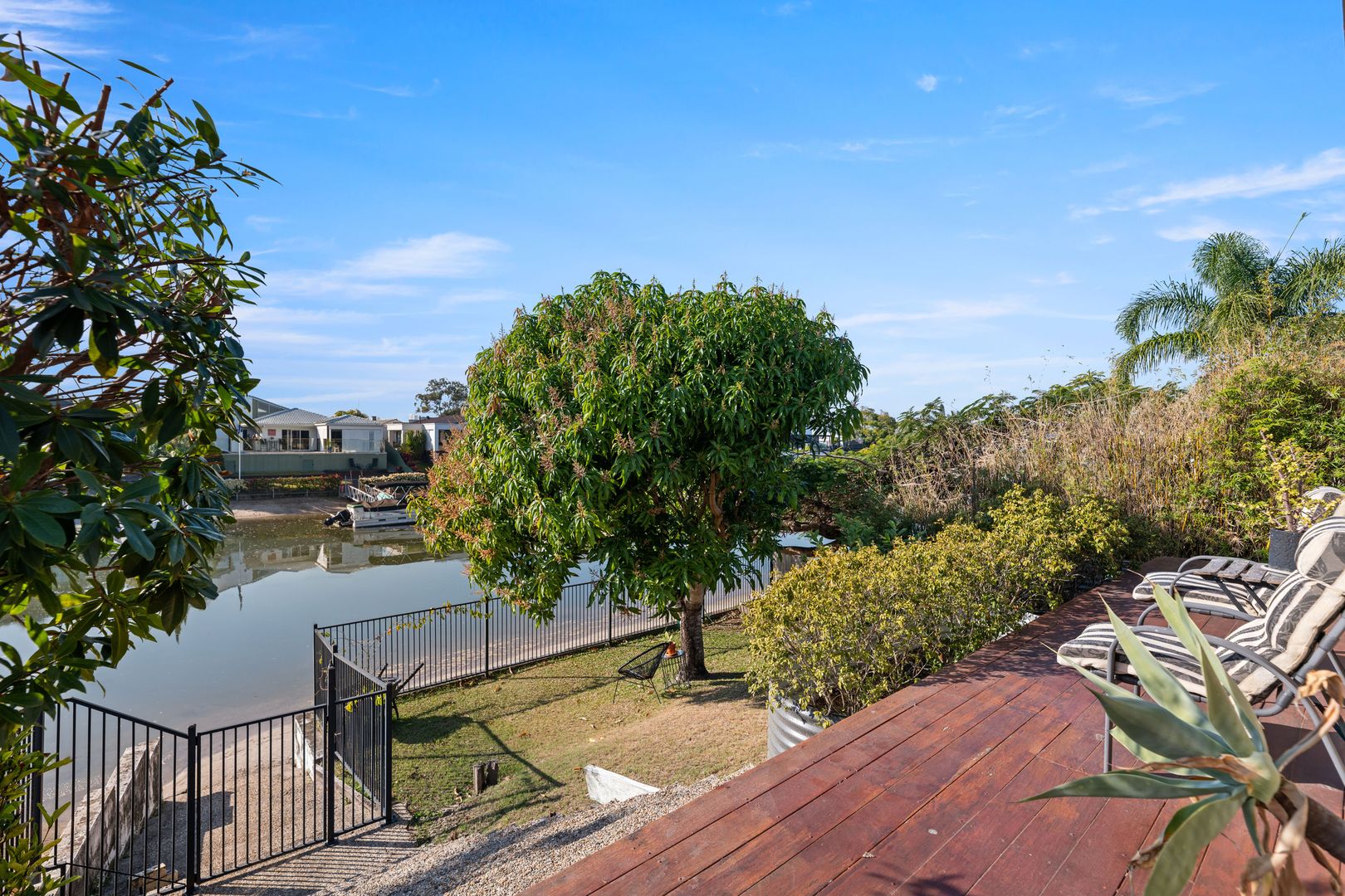 13 Claymore Crescent, Sorrento QLD 4217, Image 2