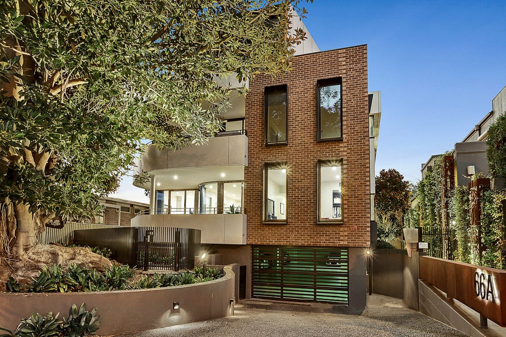 4 bedrooms Apartment / Unit / Flat in 2/66A Balaclava Road CAULFIELD NORTH VIC, 3161