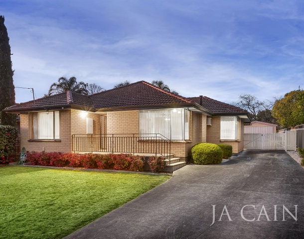 17 Russell Crescent, Boronia VIC 3155