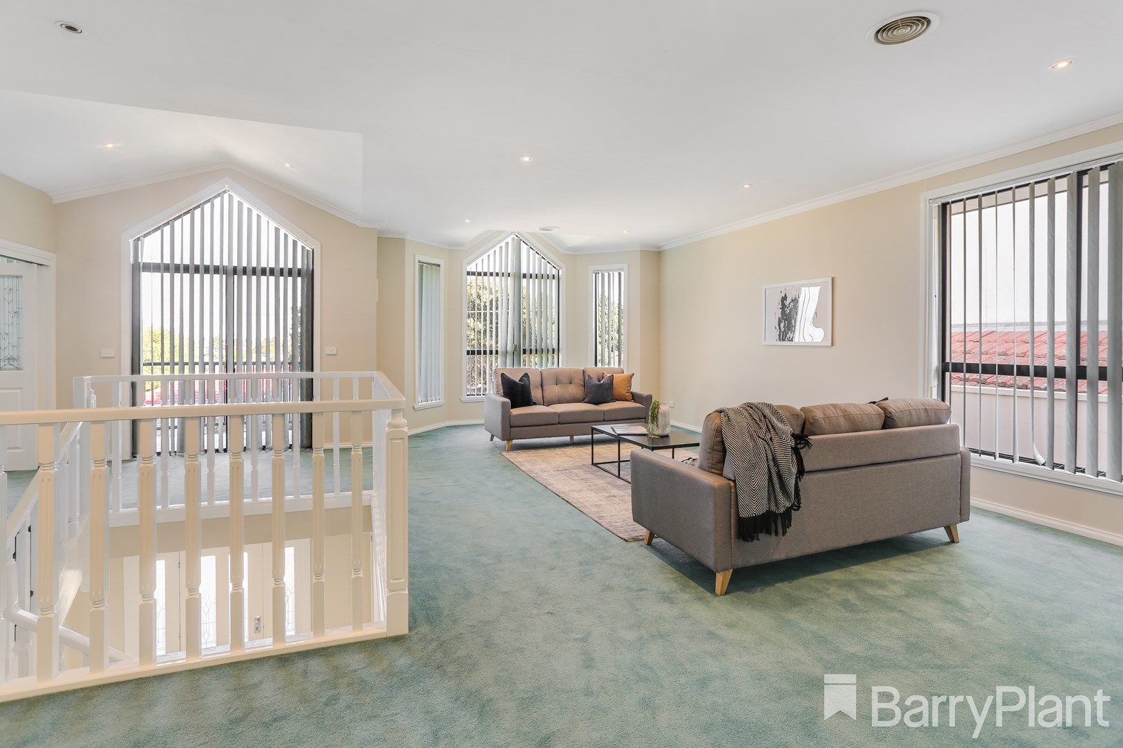 16 Foxzami Crescent, Epping VIC 3076, Image 2