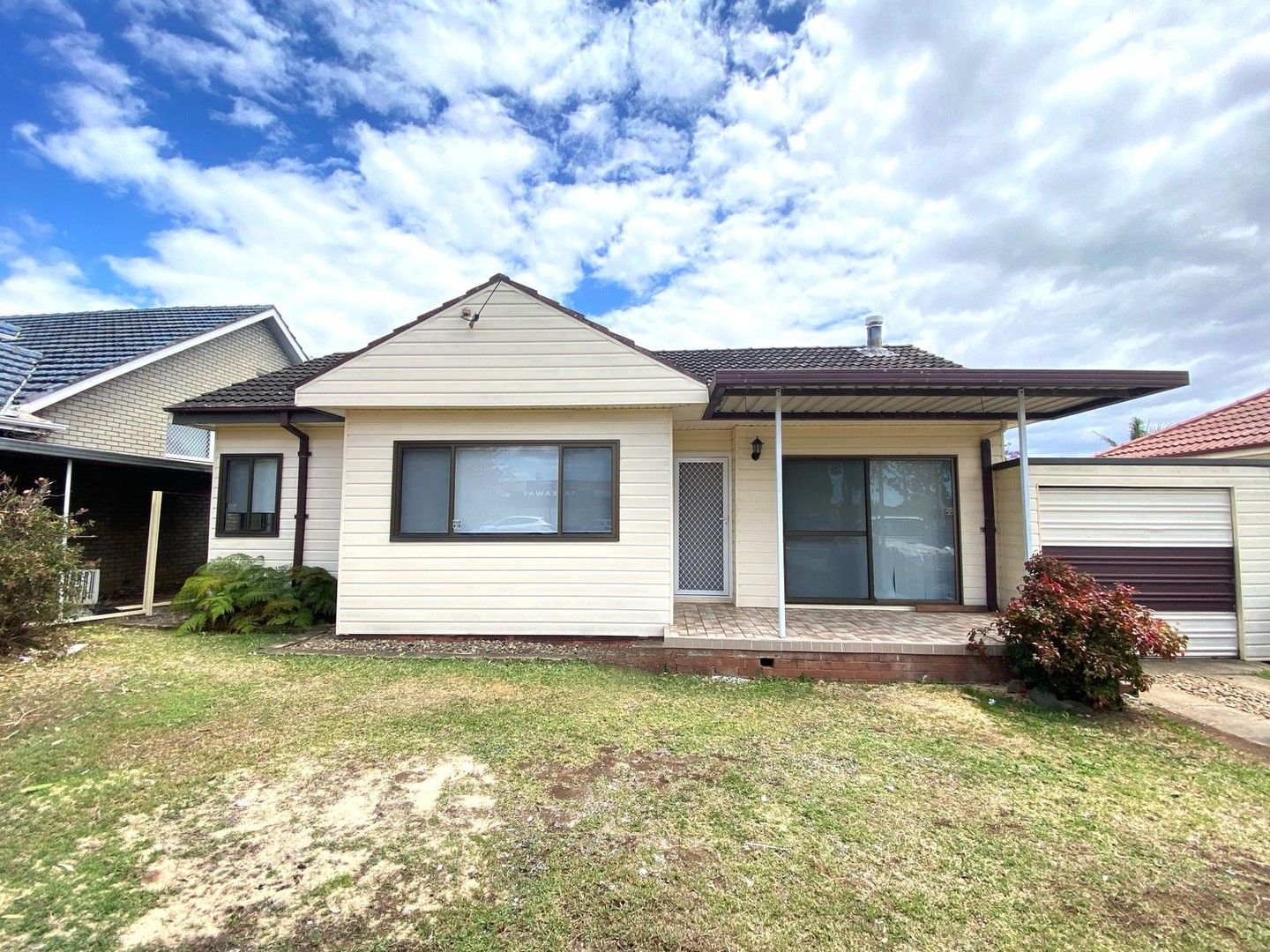 4 bedrooms House in 171 Waminda Avenue CAMPBELLTOWN NSW, 2560