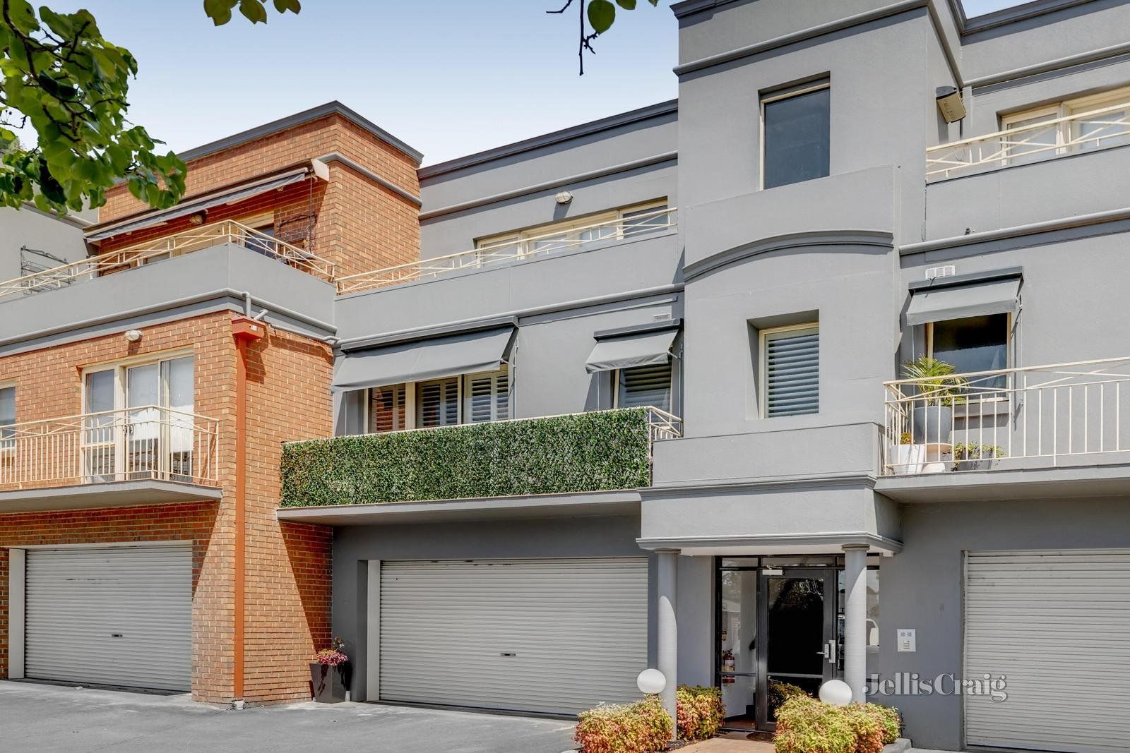 2 bedrooms Apartment / Unit / Flat in 5/57 Anderson Street TEMPLESTOWE VIC, 3106