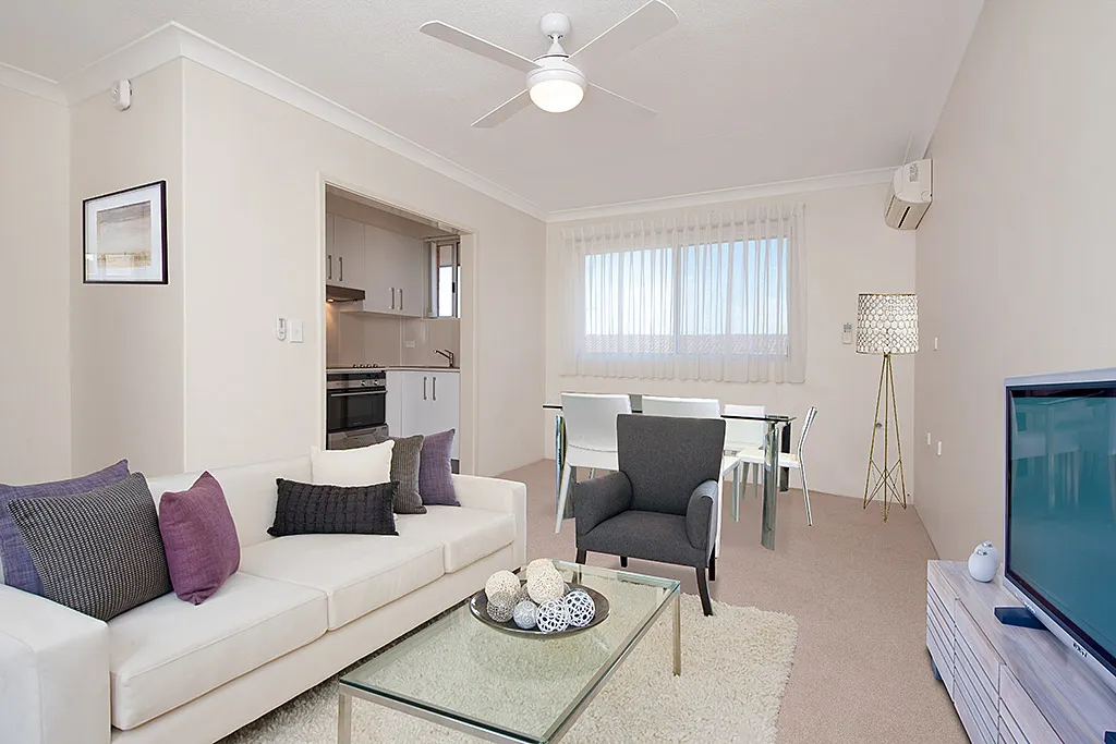 Modern, Serviced One-Bedroom Apartment, Penshurst