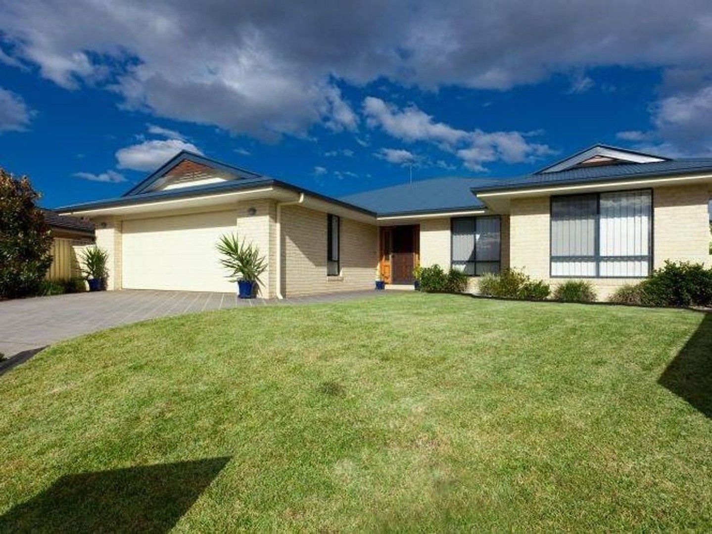 5 bedrooms House in 5 Jeecama Place GOONELLABAH NSW, 2480