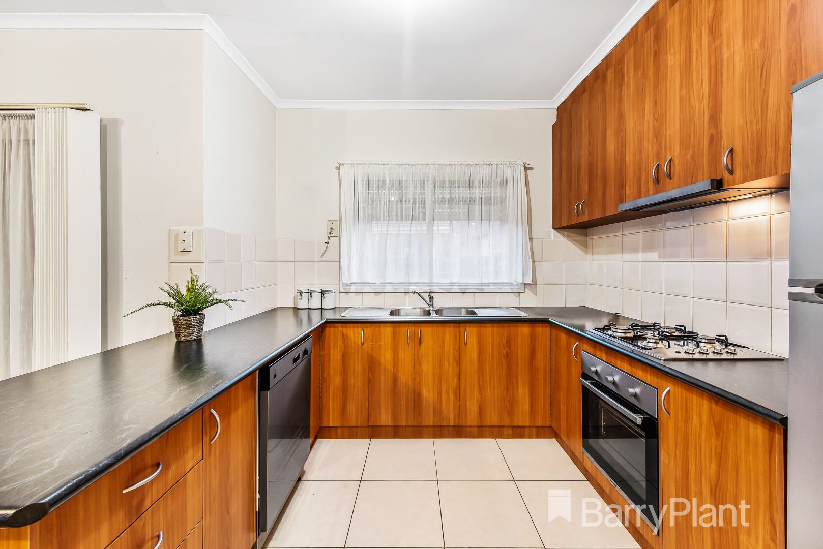 1/17 Galena Crescent, Kings Park VIC 3021, Image 2