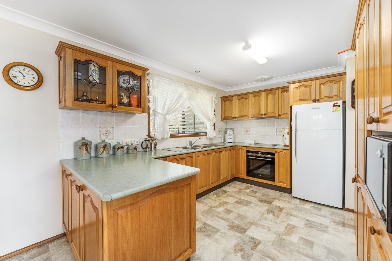 22 Lunar Avenue, Heathcote NSW 2233, Image 2