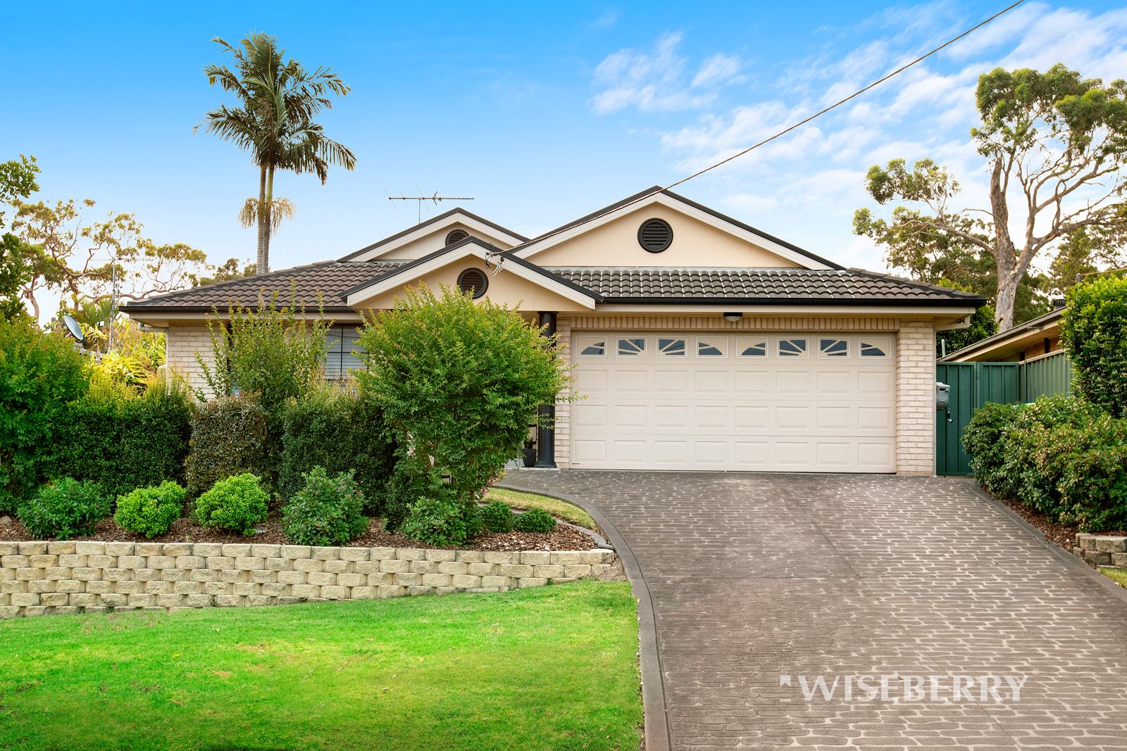 39 Elabana Avenue, Chain Valley Bay NSW 2259, Image 0