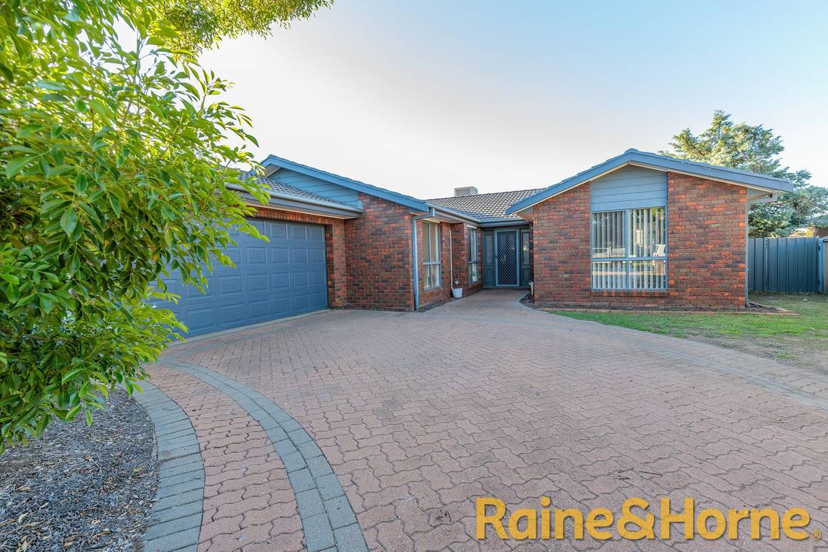 Picture of 26 Murrayfield Drive, DUBBO NSW 2830