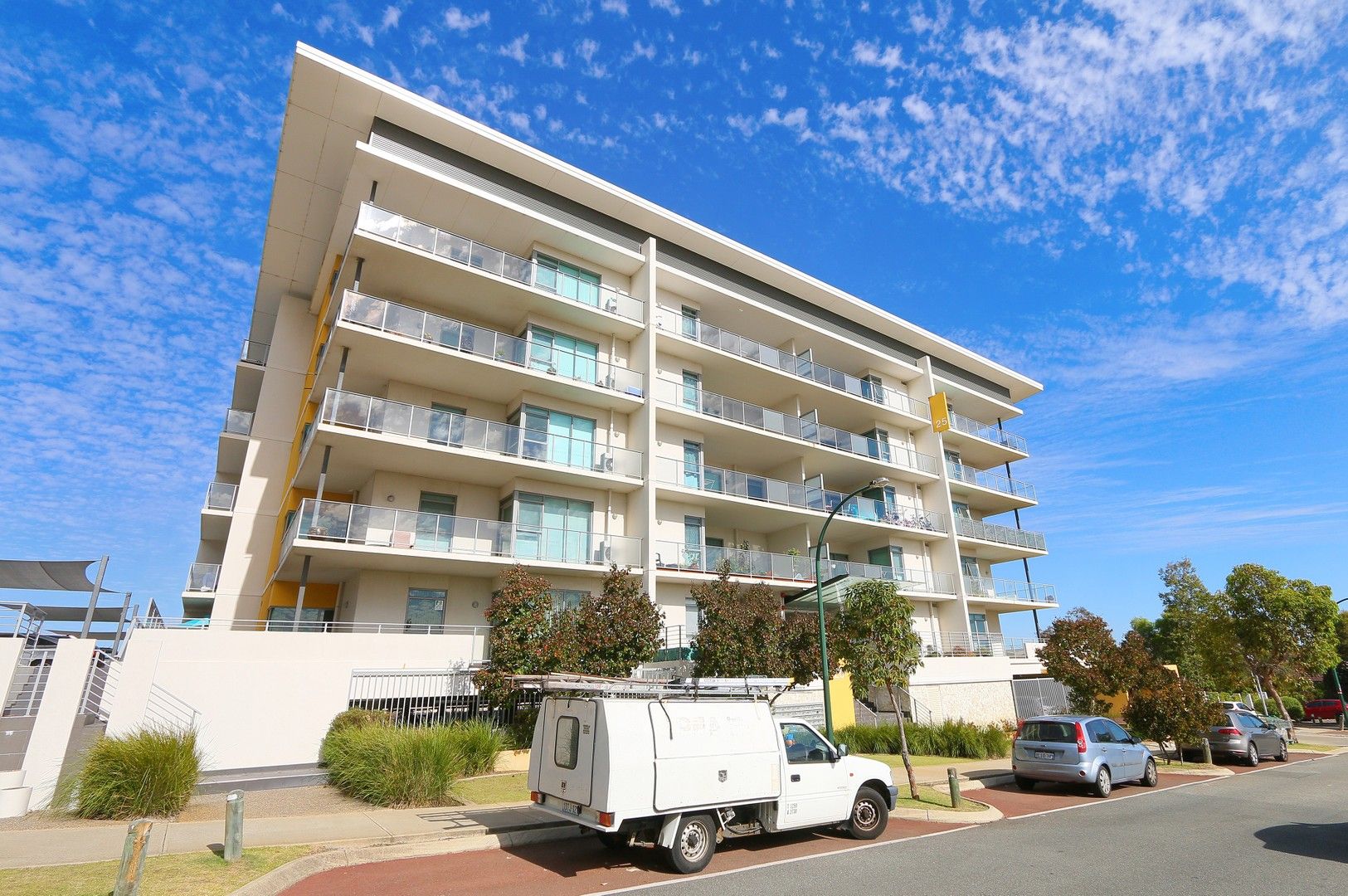 204/25 Malata Crescent, Success WA 6164, Image 1