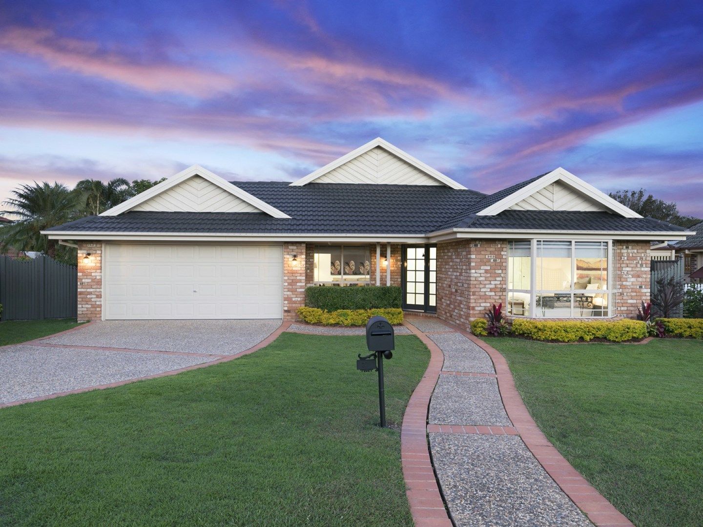 27 Avenue, Murrumba Downs Property History & Address