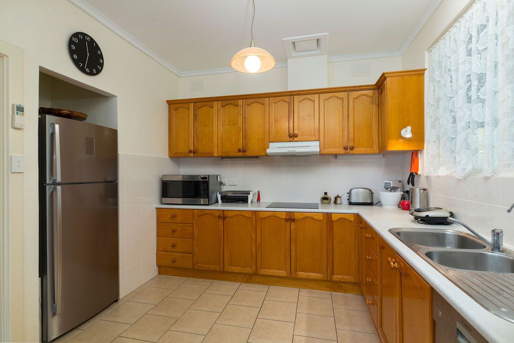 11 Sherlock Road, Kingston Park SA 5049, Image 2