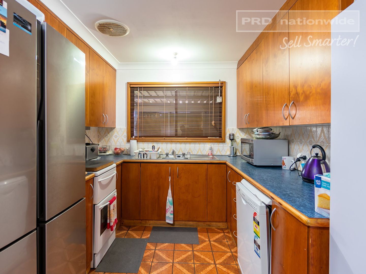 14 Pinaroo Drive, Glenfield Park NSW 2650, Image 2