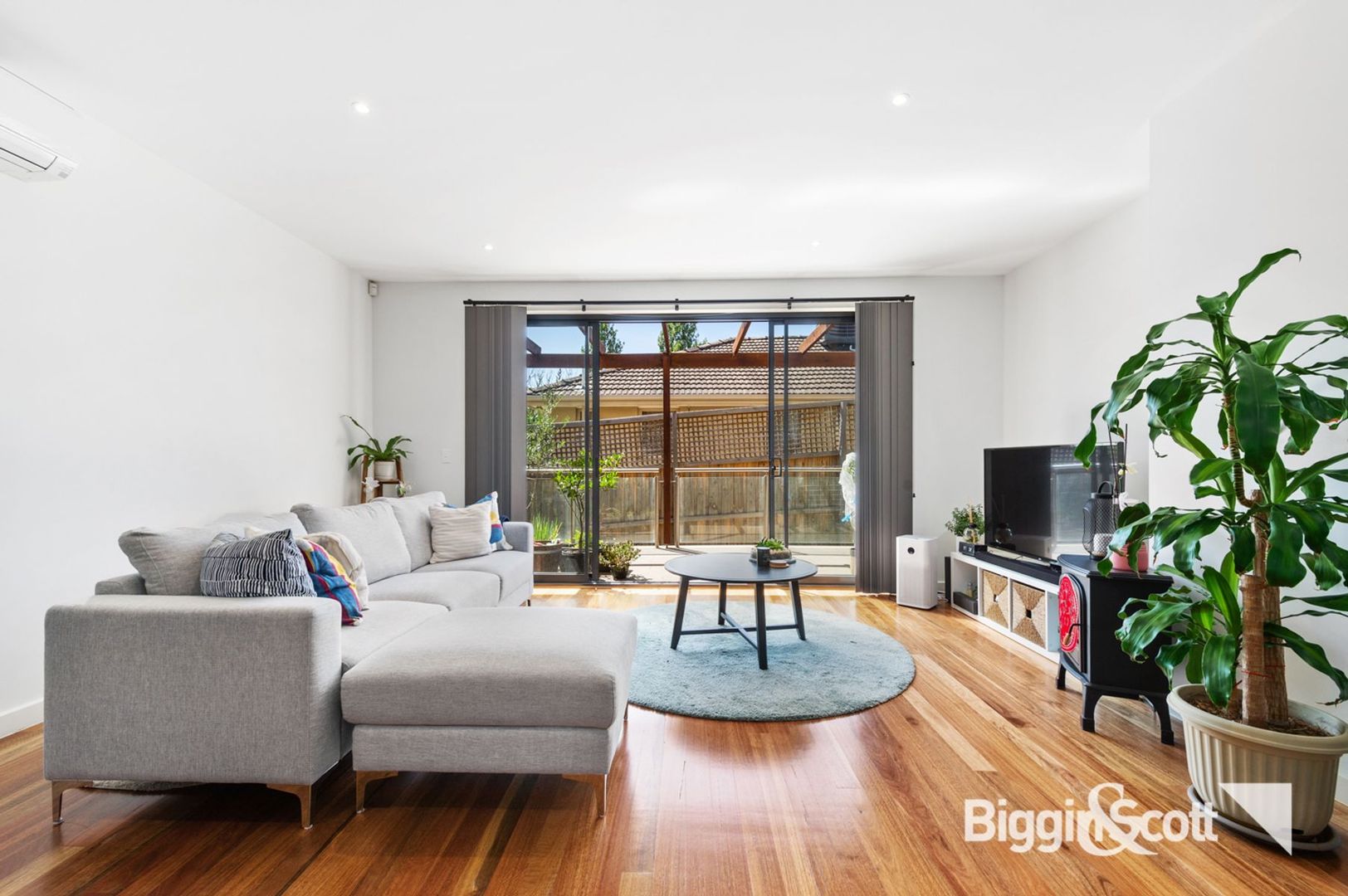 2/7 Ascot Street, Doncaster East VIC 3109, Image 2