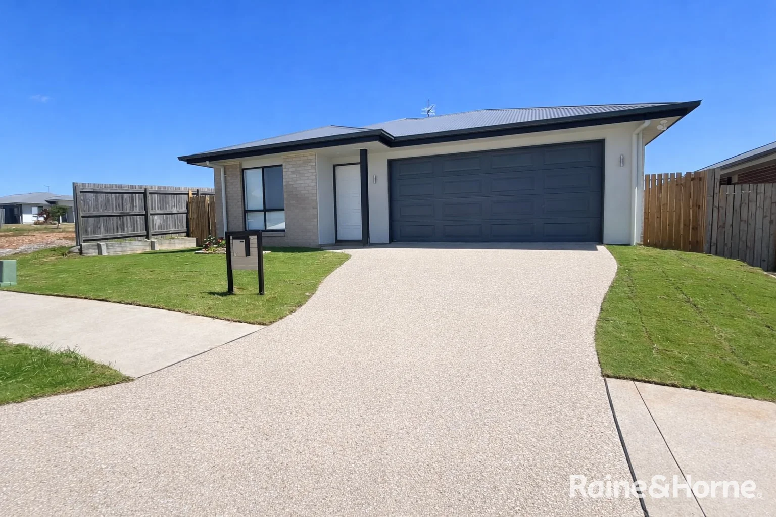 10 Scampi Drive, Clinton QLD 4680