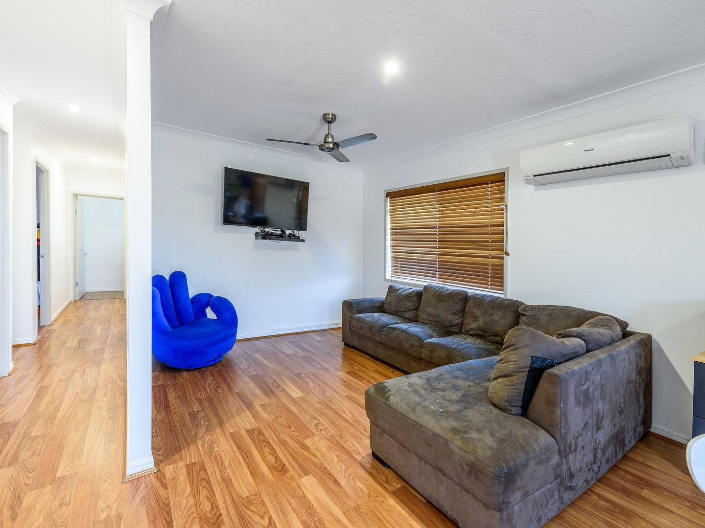 1 Nambur Street, Runaway Bay QLD 4216, Image 2