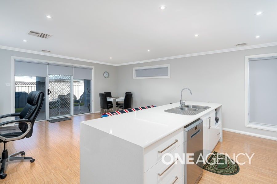 19/124 MIMA STREET, Glenfield Park NSW 2650, Image 2