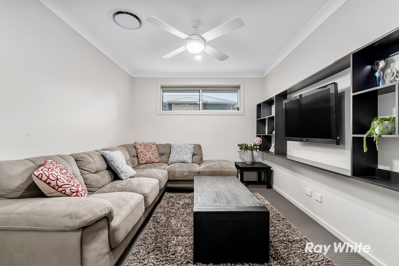 9 Pimlico Crescent, Colebee NSW 2761, Image 2