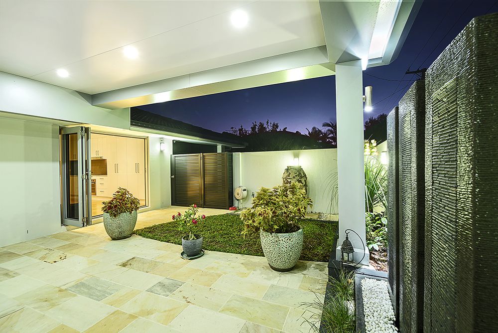 1/26 Donald Avenue, Paradise Point QLD 4216, Image 2