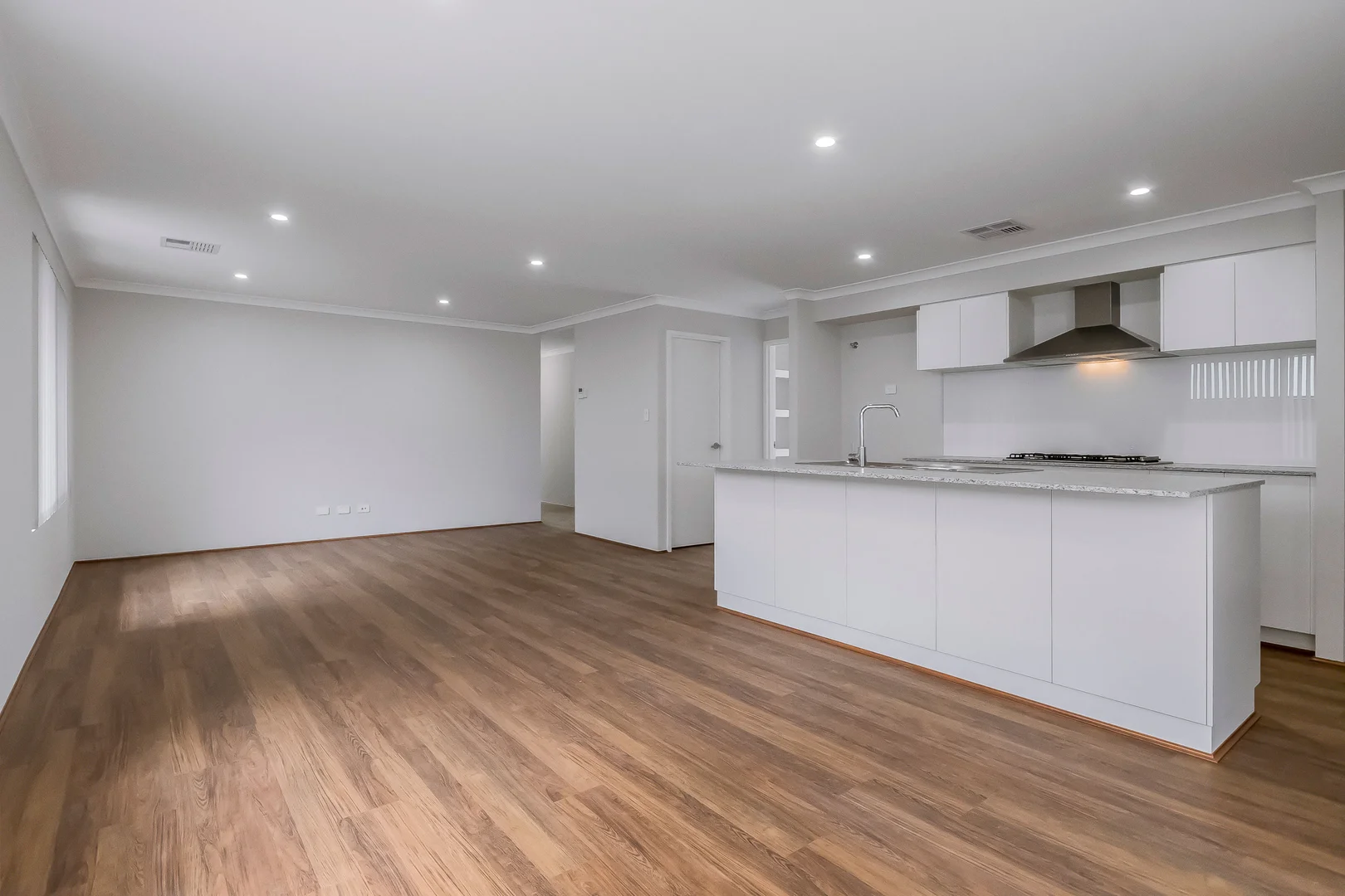 Additional image 15 of 404 Torwood Avenue, Treeby WA 6164