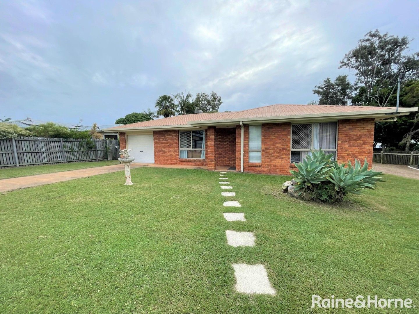 3 bedrooms House in 123 Elizabeth Street URANGAN QLD, 4655