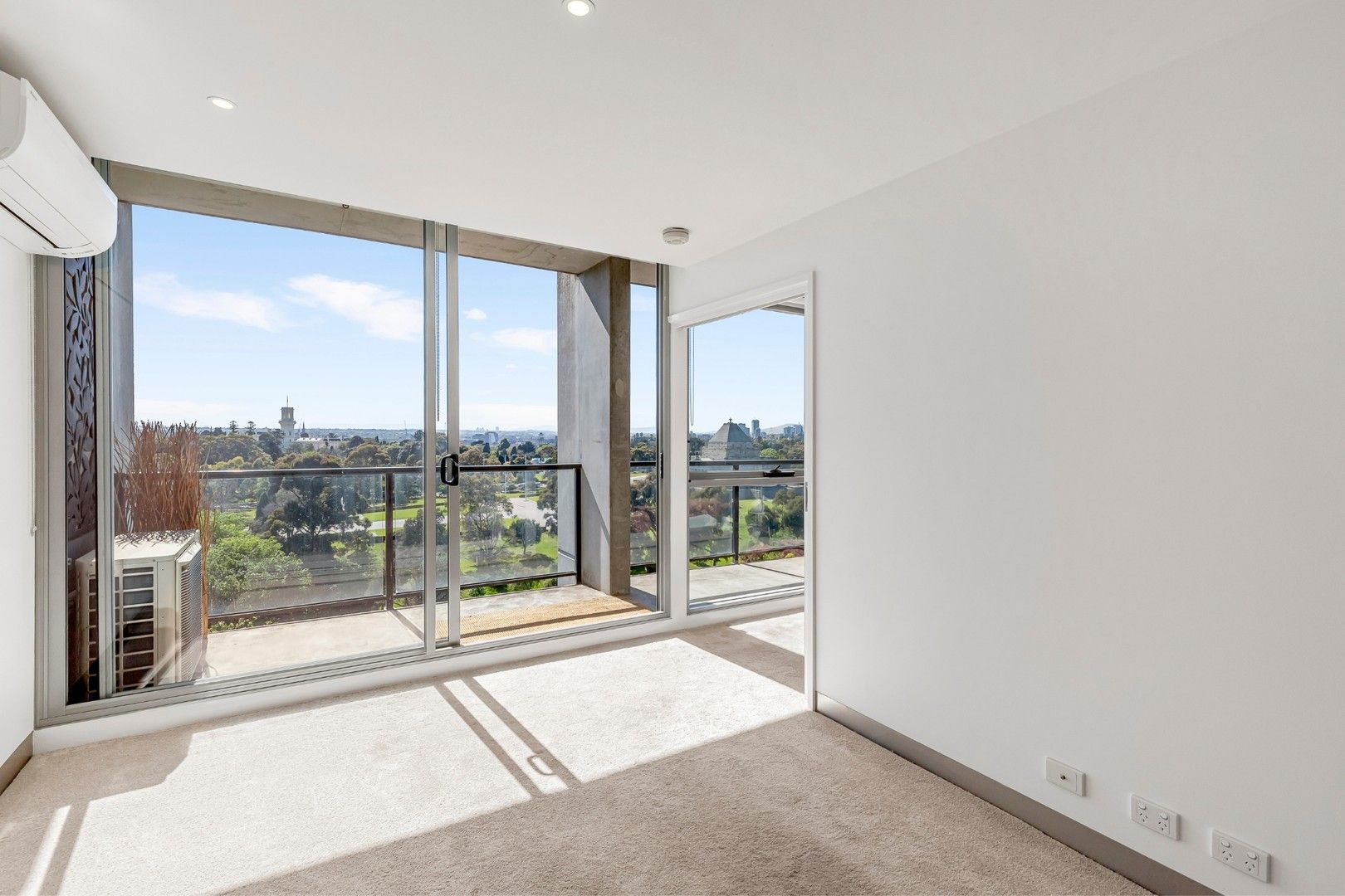 1506/8 Dorcas Street, South Melbourne VIC 3205, Image 2