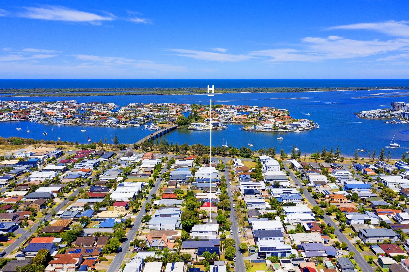 3 bedrooms House in 23 Muscovey Avenue PARADISE POINT QLD, 4216