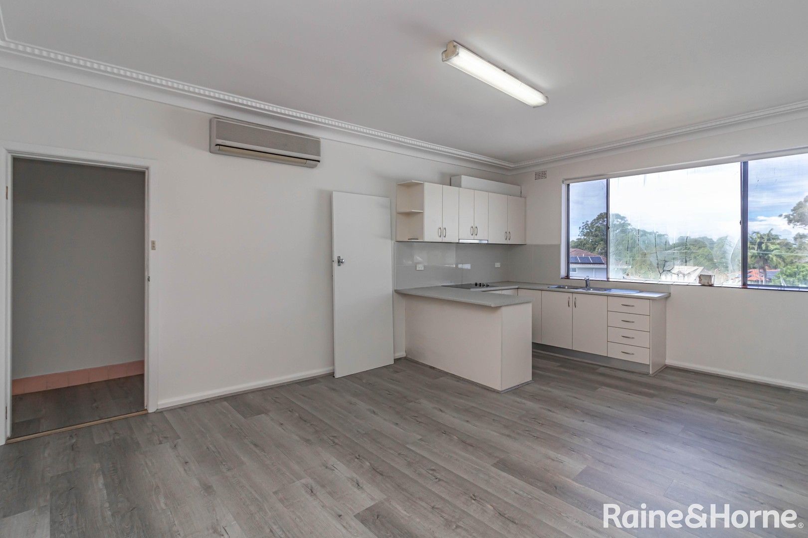 3 bedrooms Apartment / Unit / Flat in 29A Sherwood Street NORTHMEAD NSW, 2152