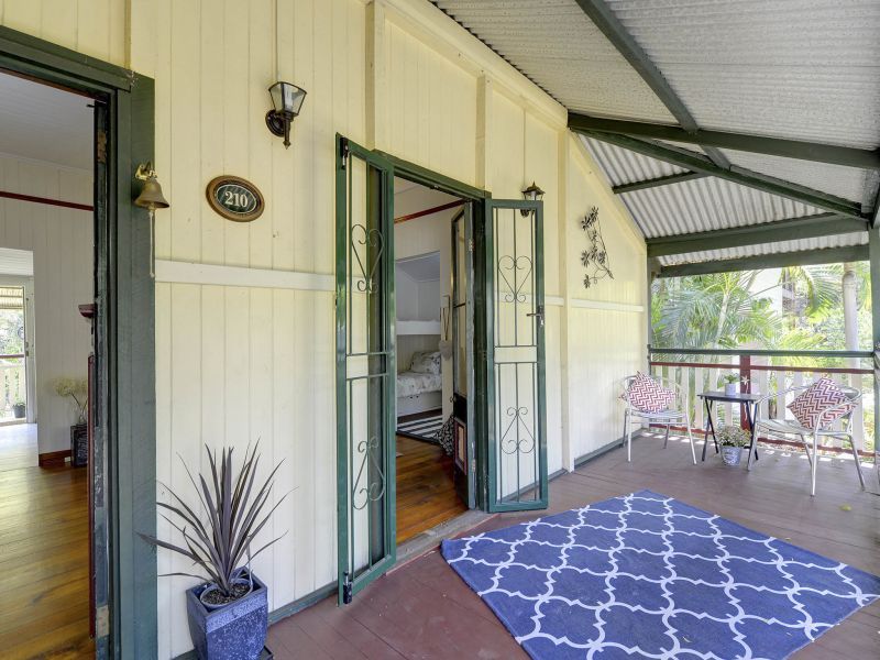 210 Ferguson Road, Seven Hills QLD 4170, Image 1