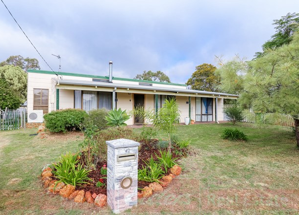 42 Brockman Street, Capel WA 6271