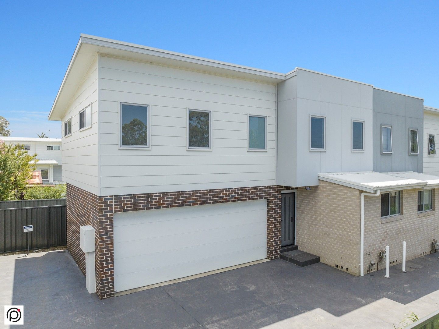 3 bedrooms Townhouse in 2/309 Princes Highway ALBION PARK NSW, 2527