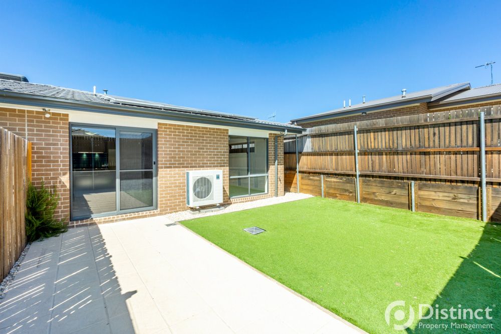 3 bedrooms House in 18 Hugh Gilchrist Street CASEY ACT, 2913