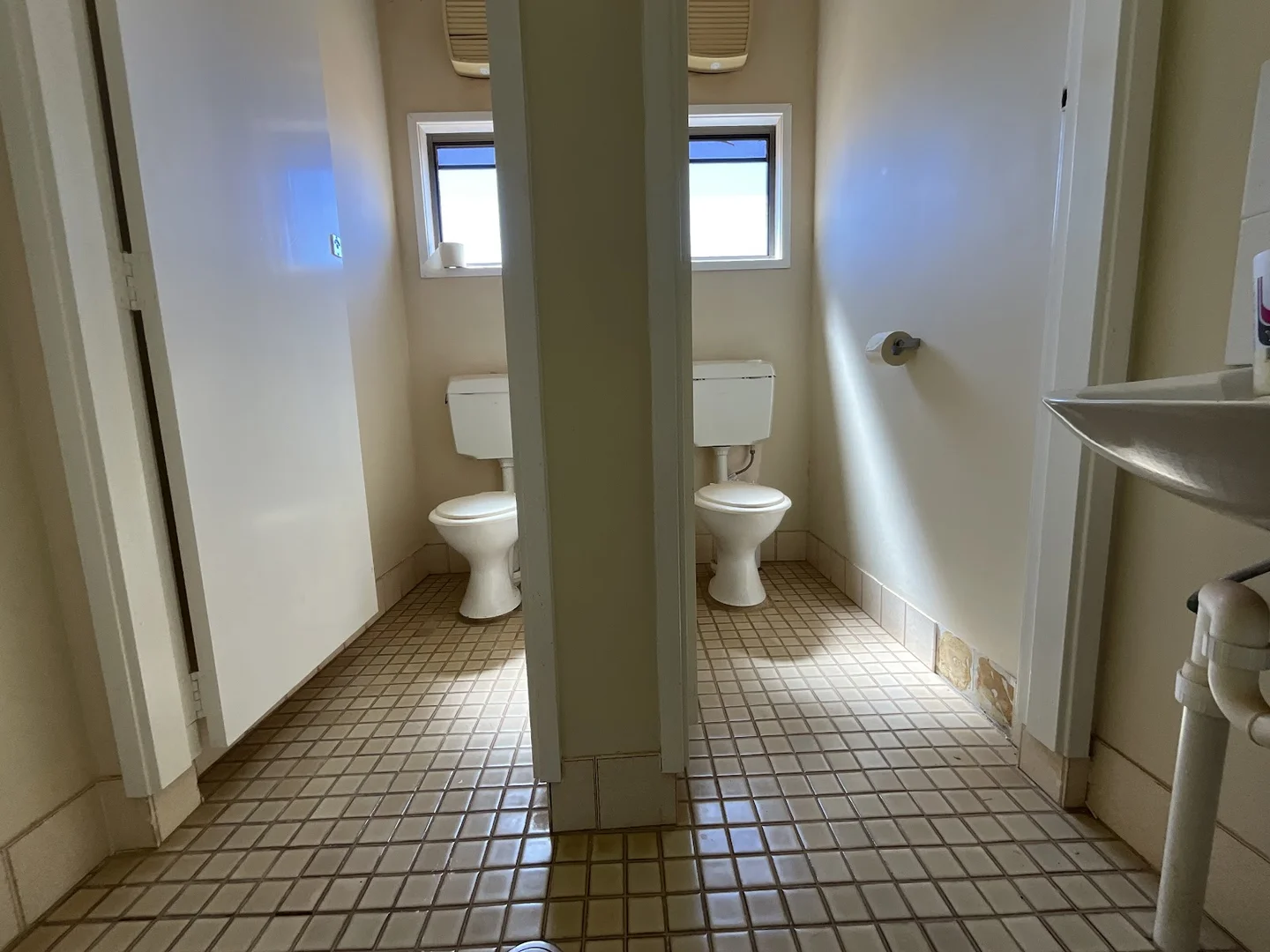 Additional image 15 of 48 - 50 Molesworth Street, Hillston NSW 2675