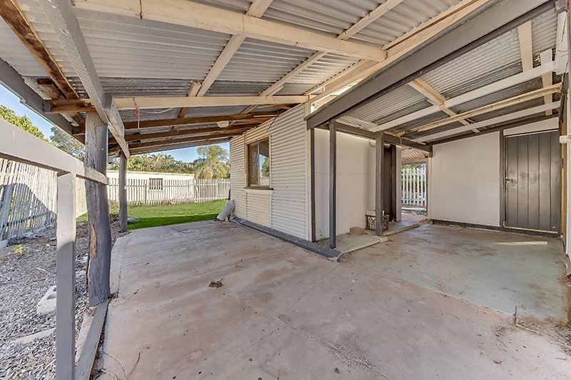 8 Dingwall Street, Keppel Sands QLD 4702, Image 2